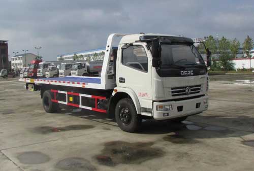 東風(fēng)多利卡5噸平板清障車專威牌HTW5091TQZPE型清障車