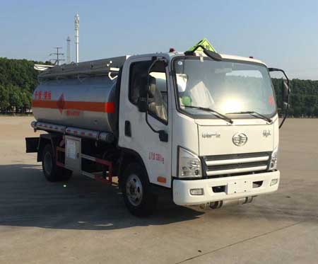 5.2方解放輕卡虎VN油罐車